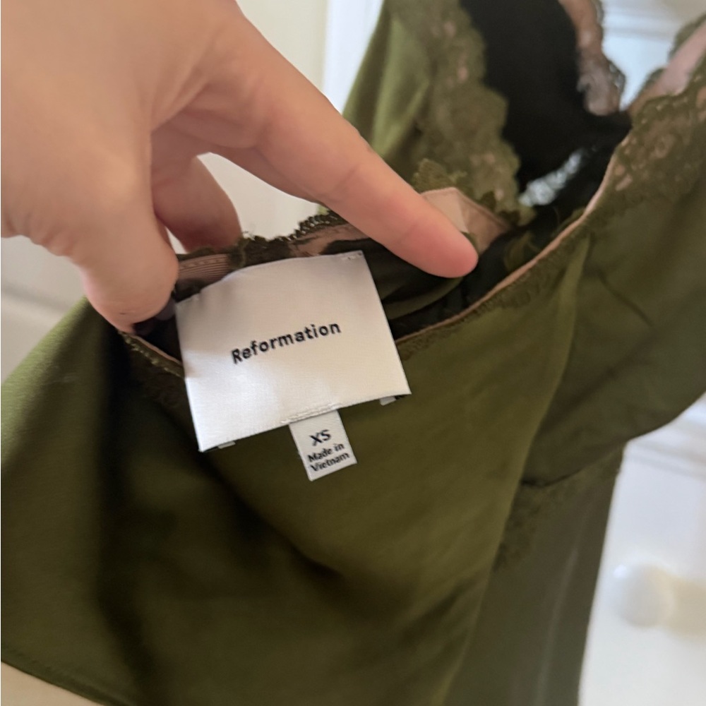 NWOT Reformation Monica Silk Top in Green - Picture 5 of 5